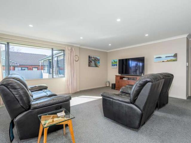House for sale in Chaslands, Canterbury
