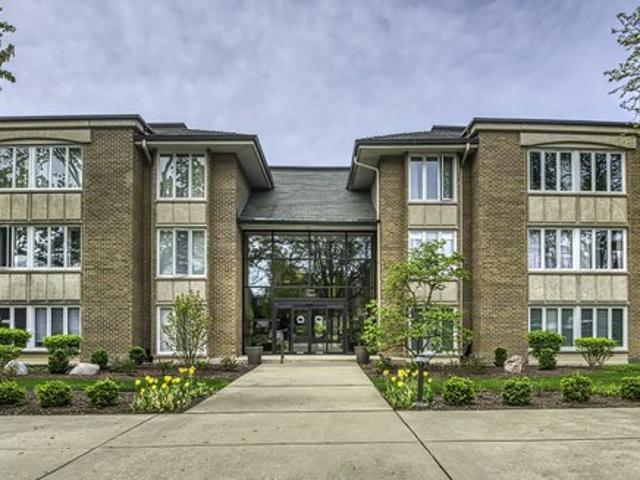 Condo for sale in Oak Brook, Illinois