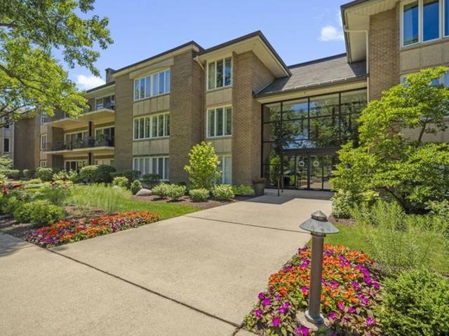 Condo for sale in Oak Brook, Illinois