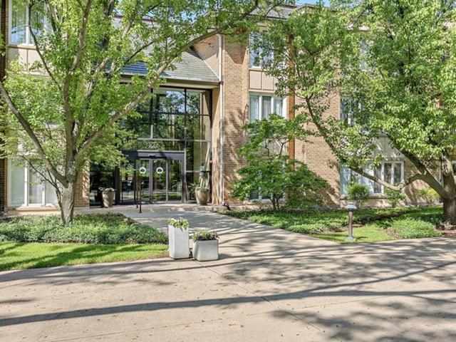 Condo for sale in Oak Brook, Illinois