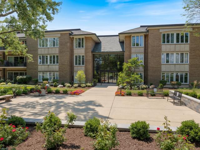 Condo for sale in Oak Brook, Illinois