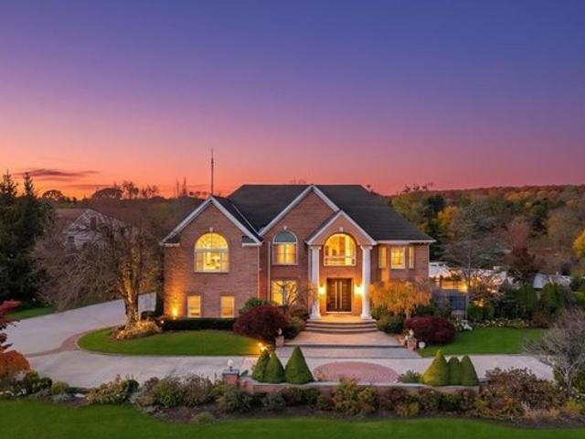 House for sale in Huntington, New York
