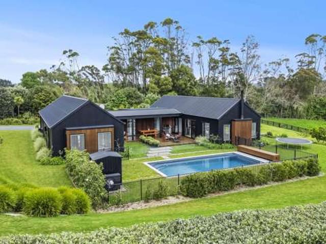Property for sale in Waiau Pā, Franklin
