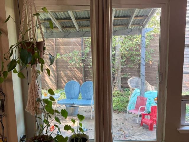 Room for rent in Angus Valley, Austin