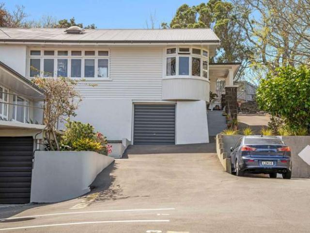 House for sale in Grafton