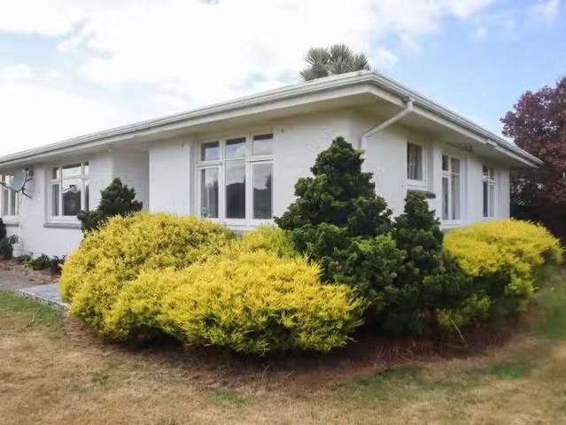 House for rent in Chaslands, Canterbury