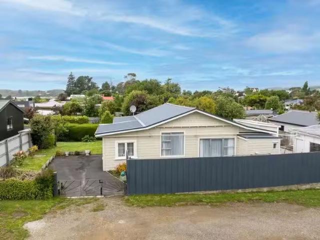 House for sale in Otakou