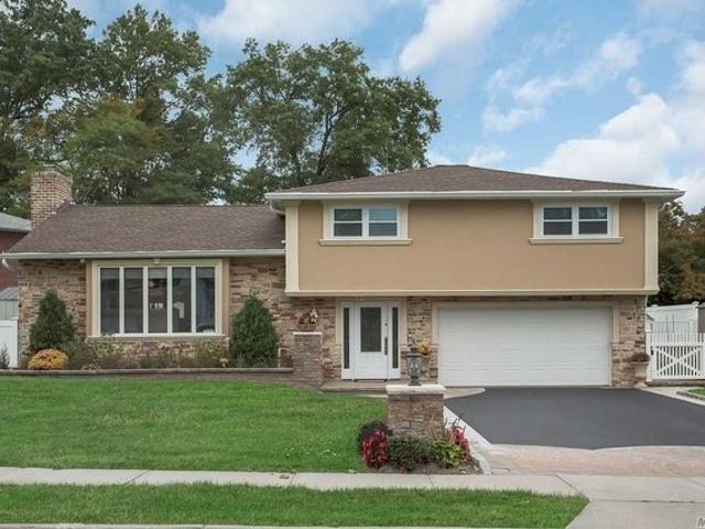 House for sale in Hamilton Park at Roslyn, Village of Roslyn