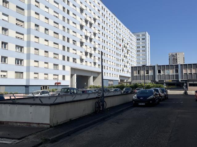Garage vente à Cité de l'Ill, Strasbourg