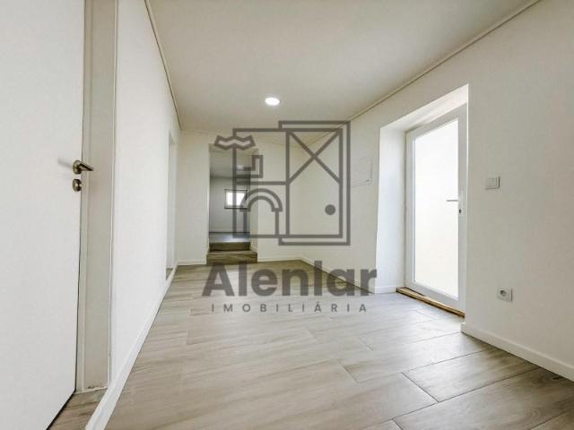 Apartamento alugar em Alenquer (Santo Estêvão e Triana), Alenquer