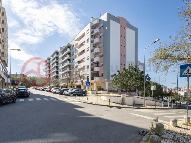 Apartamento alugar em Almada, Setúbal