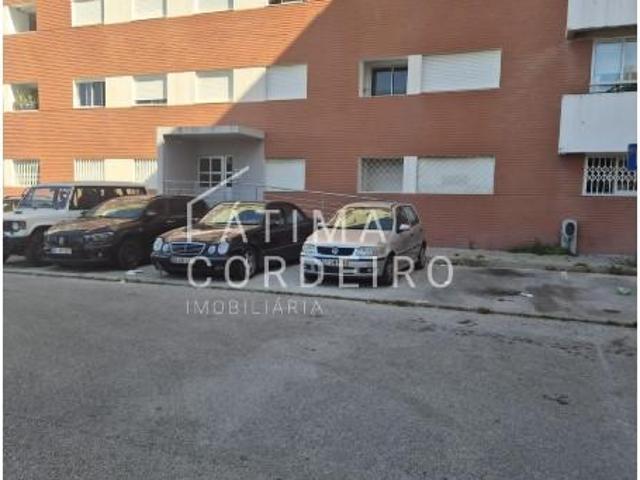 Apartamento venda em Alcaniça, Almada