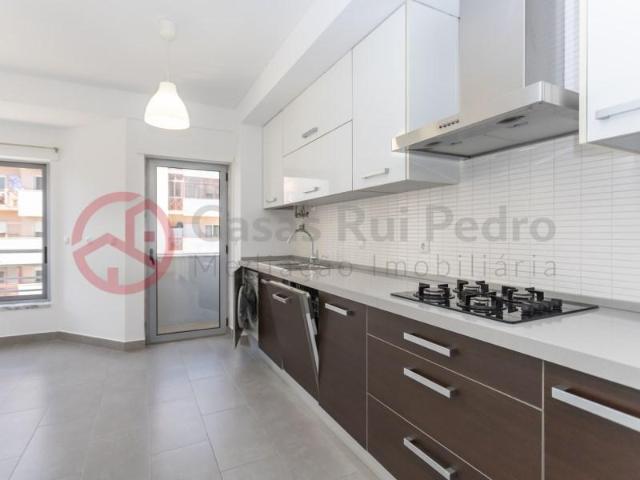 Apartamento alugar em Almada, Setúbal