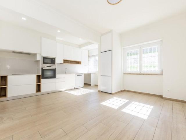 Apartamento venda em Amadora, Lisboa