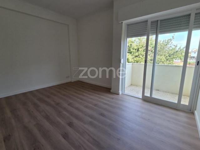 Apartamento alugar em Amadora, Lisboa