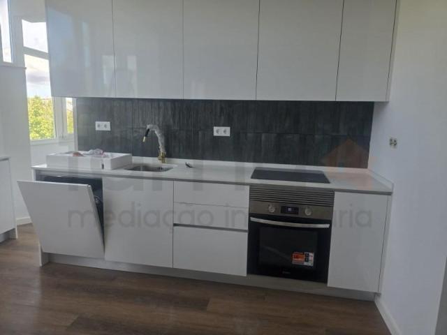 Apartamento venda em Amadora, Lisboa