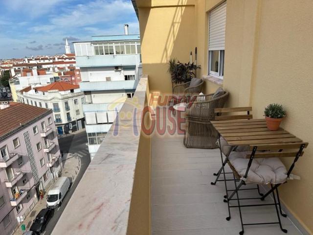 Apartamento venda em Amadora, Lisboa