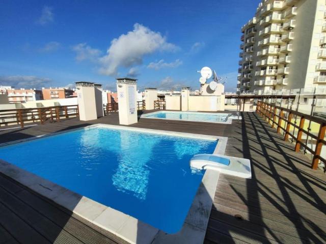 Apartamento alugar em Armação De Pêra, Faro