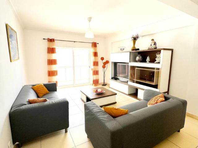 Apartamento alugar em Armação De Pêra, Faro