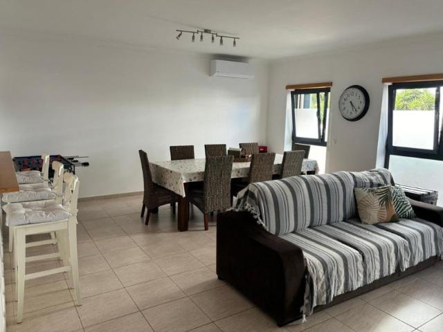 Apartamento alugar em Armação De Pêra, Faro