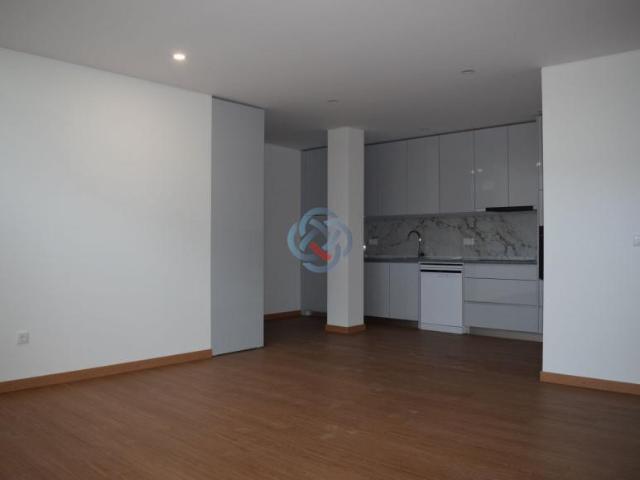 Apartamento alugar em Zona Industrial do Roligo, Santa Maria da Feira