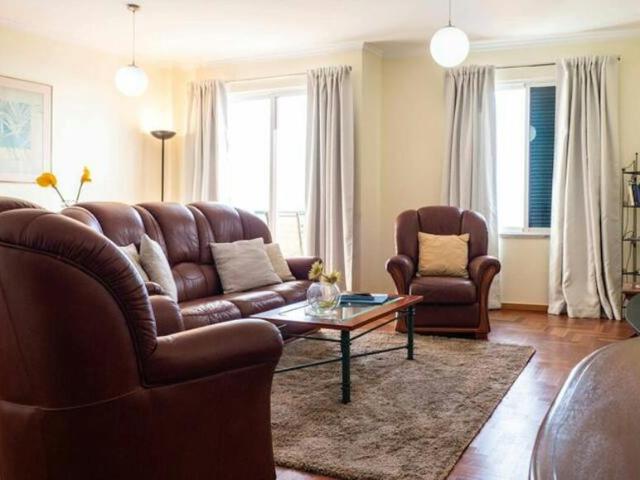 Apartamento alugar em Olaria, Santa Cruz