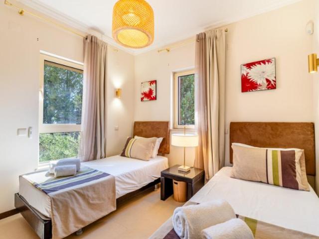 Apartamento alugar em Estômbar, Faro
