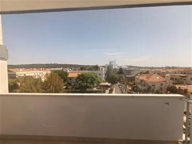 Apartamento alugar em Largo Cristina Lisboa, Amadora