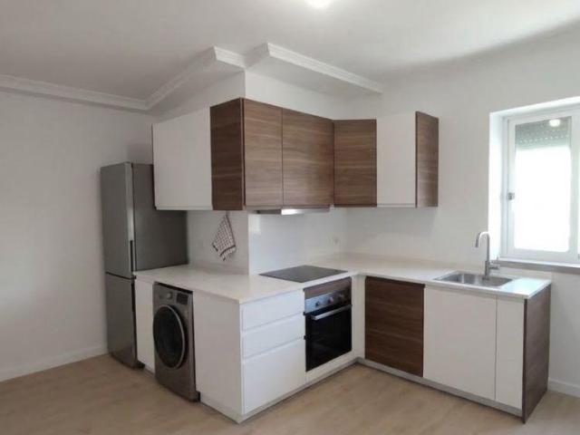 Apartamento venda em Venda Nova, Amadora