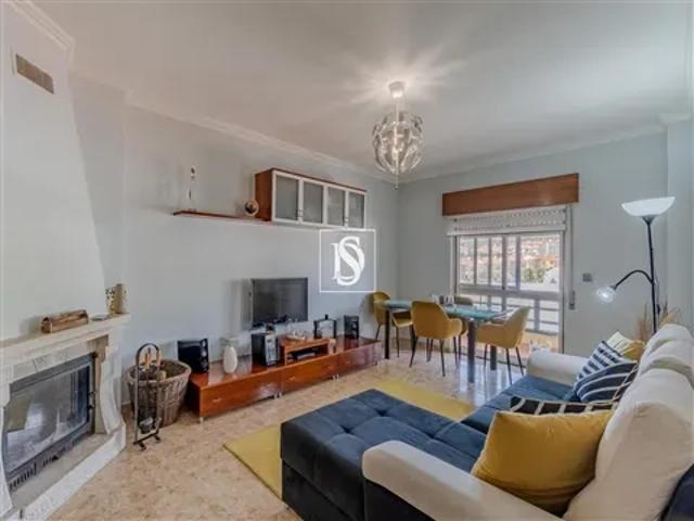Apartamento venda em Largo Irene Lisboa, Arruda dos Vinhos
