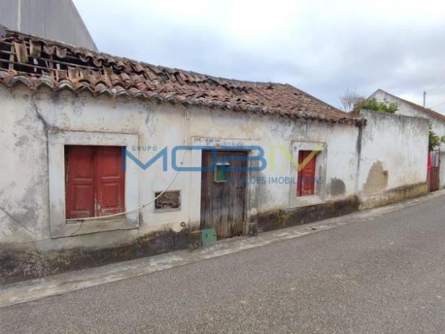 Casa venda em Cadaval, Vermelha