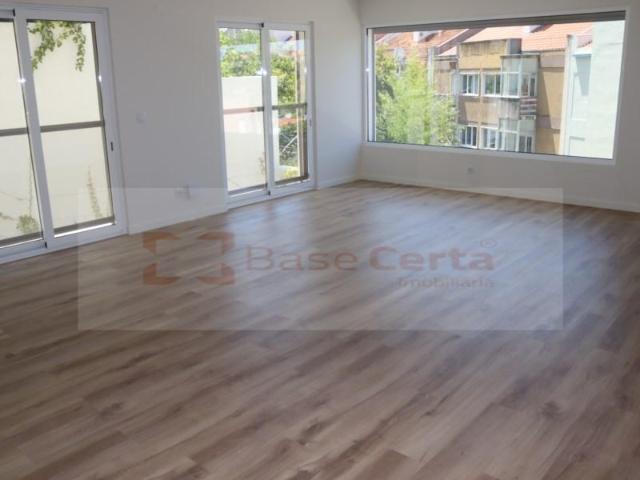 Apartamento venda em Santa Clara, Lisboa