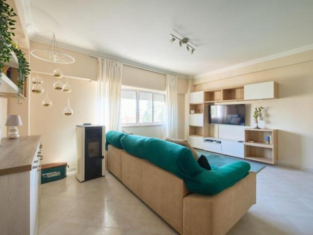 Apartamento alugar em Casal do Chapim, Odivelas