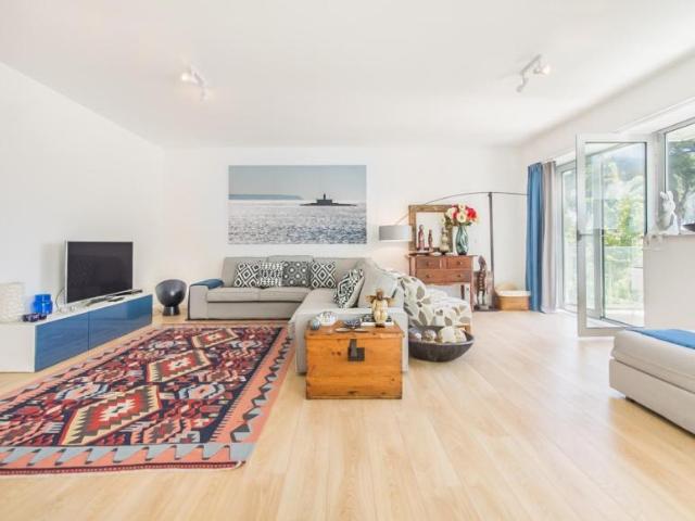 Apartamento alugar em Santo Amaro de Oeiras, Oeiras