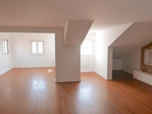 Apartamento alugar em Misericórdia, Lisboa