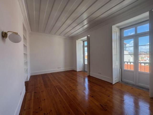 Apartamento alugar em Mercês, Lisboa