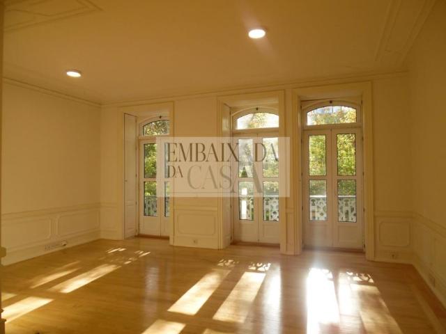 Apartamento alugar em Santo António, Lisboa