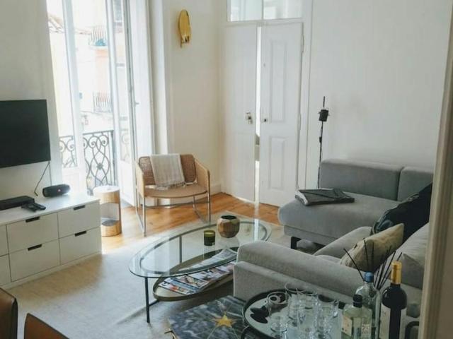 Apartamento alugar em Mercês, Lisboa