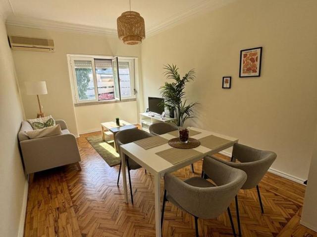 Apartamento alugar em Estrela, Lisboa