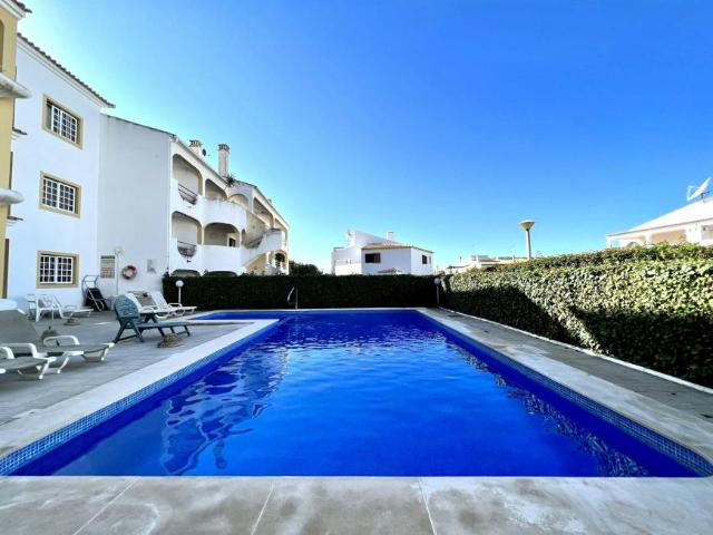 Apartamento alugar em Quarteira, Loulé