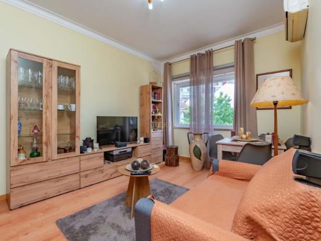 Apartamento venda em Santiago Dos Velhos, Lisboa
