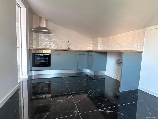 Apartamento alugar em Santiago Dos Velhos, Lisboa