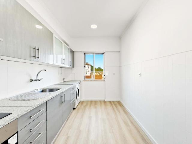 Apartamento venda em Santiago Dos Velhos, Lisboa