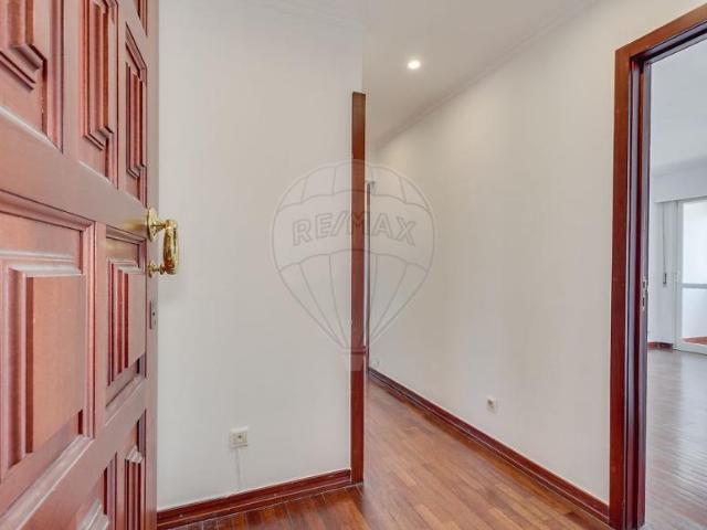 Apartamento venda em Santiago Dos Velhos, Lisboa