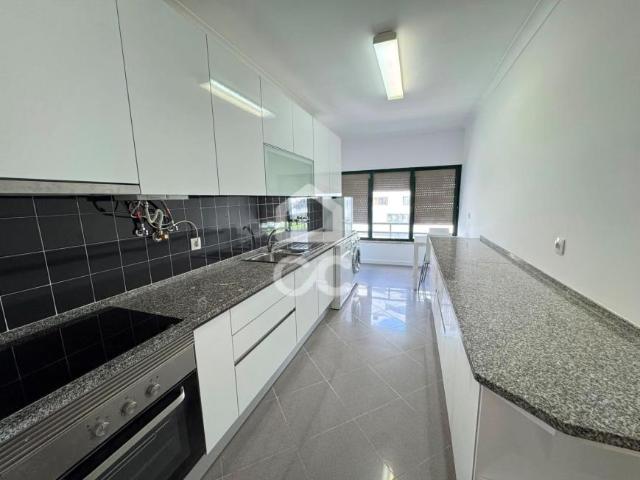 Apartamento alugar em Santiago Dos Velhos, Lisboa