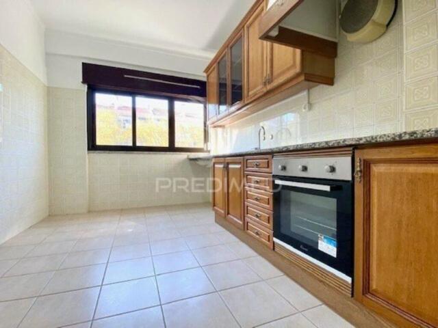 Apartamento venda em Santiago Dos Velhos, Lisboa