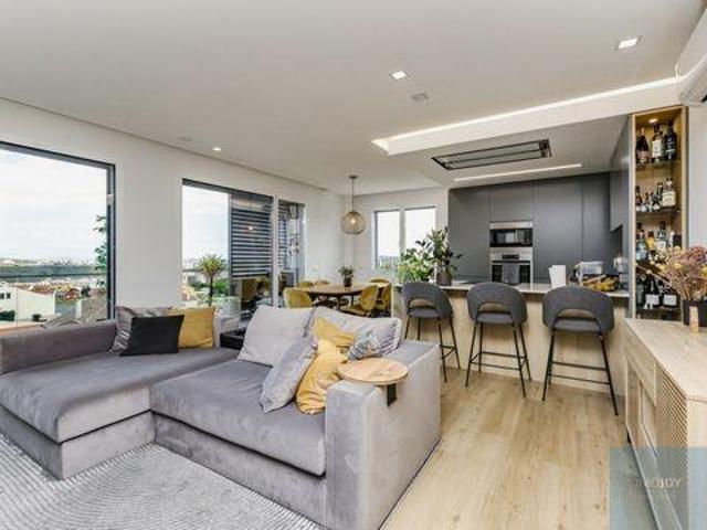 Apartamento alugar em Santiago Dos Velhos, Lisboa
