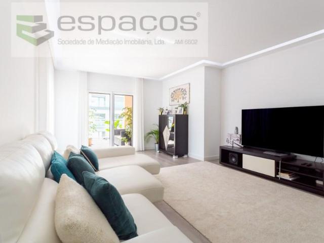 Apartamento venda em Santiago Dos Velhos, Lisboa