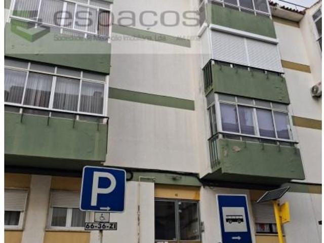Apartamento alugar em Santiago Dos Velhos, Lisboa