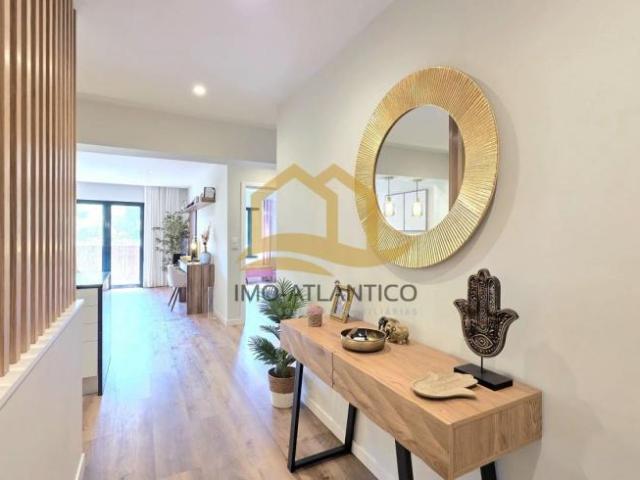 Apartamento venda em Conjunto Habitacional da Quinta Josefina, Funchal